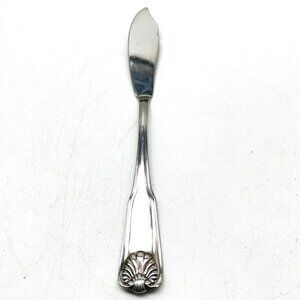 Oneida Stainless Deluxe Butter Knife Tudor Shell Pattern